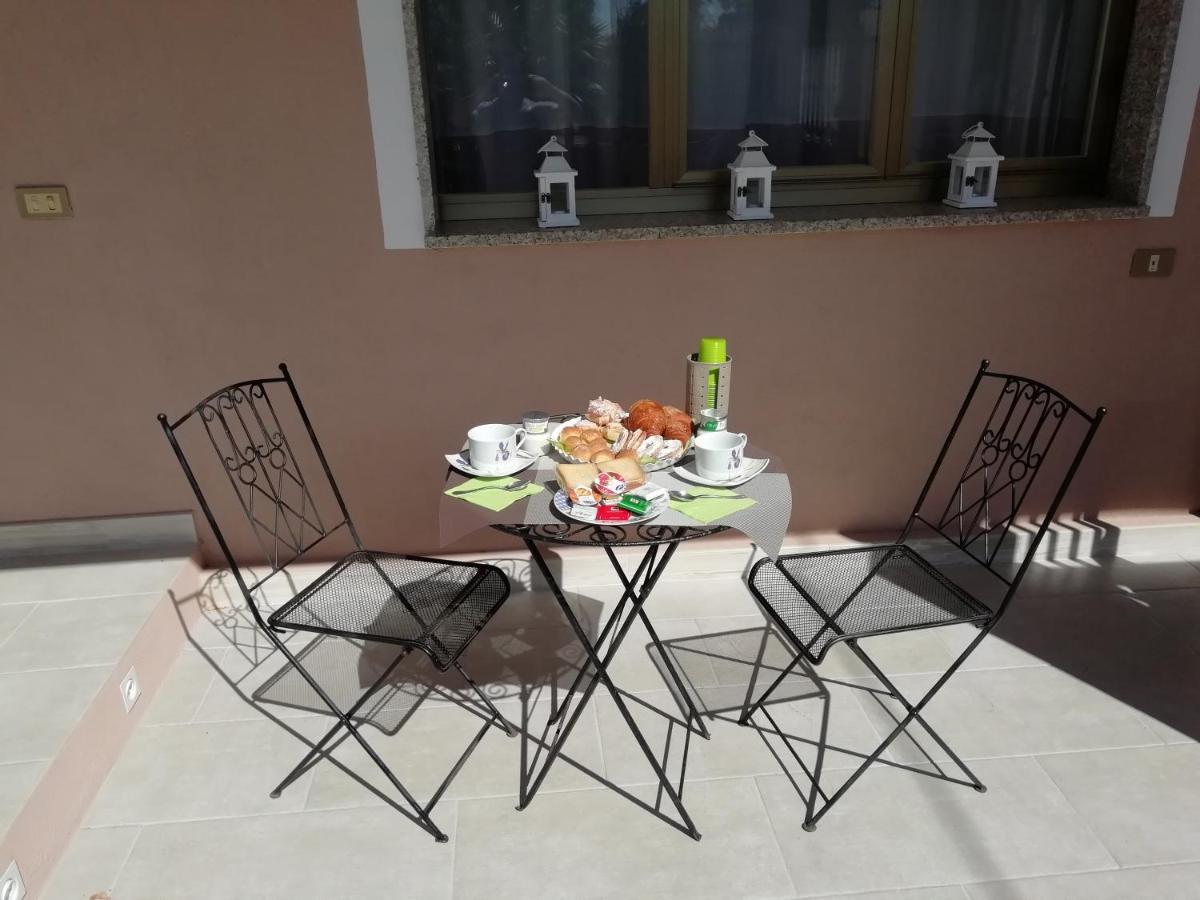 B&B La Regina Carbonia Buitenkant foto
